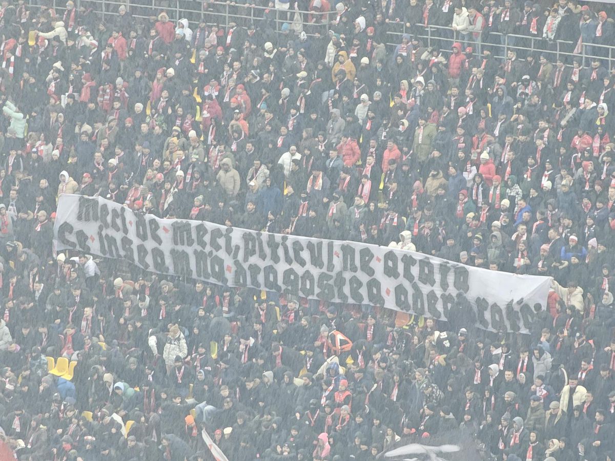 Toate mesajele apărute pe stadion la Rapid - Dinamo