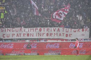 Duelul galeriilor la Rapid - Dinamo » Toate mesajele apărute pe Arena Națională: „Singuri împotriva tuturor / Cu patron informator”
