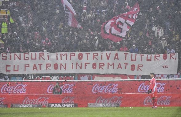 Duelul galeriilor la Rapid - Dinamo » Toate mesajele apărute pe Arena Națională: „Singuri împotriva tuturor / Cu patron informator”