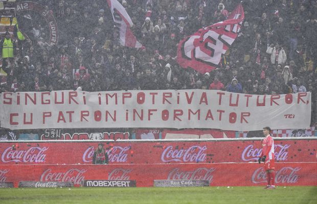 Duelul galeriilor la Rapid - Dinamo » Toate mesajele apărute pe Arena Națională: „Singuri împotriva tuturor / Cu patron informator”