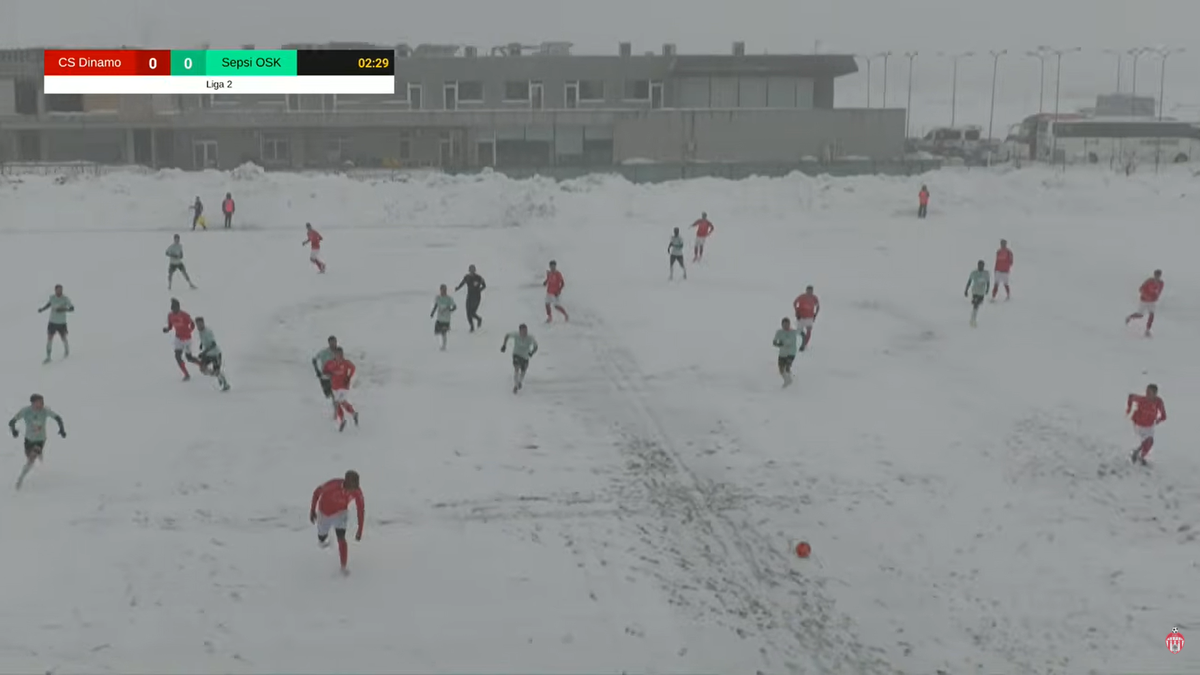 CS Dinamo - Sepsi se dispută pe un teren acoperit de zăpadă