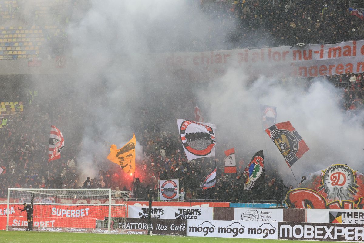 Toate mesajele apărute pe stadion la Rapid - Dinamo