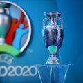 Trofeul și logo-ul EURO 2020 // Sursa: Getty
