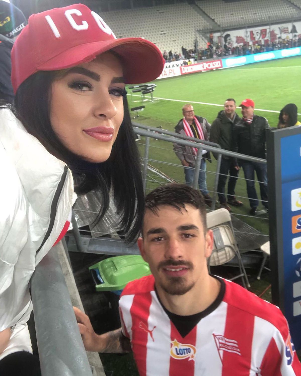 „Acum 24 de ore nu putea merge nici până la baie” » Soția fotbalistului din FCSB - Petrolul a publicat toată conversația: „Nu mai pot, plâng!”