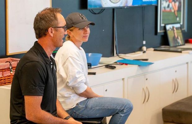 VIDEO Ce eveniment sportiv obscur pentru România a urmărit Simona Halep astăzi: „Nu prea sigură ce se întâmplă, dar vă susțin” :)