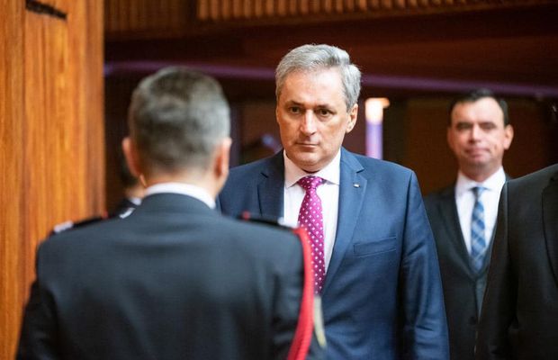 CORONAVIRUS. MAI, ordonanță militară: deplasările în afara locuințelor, restricționate. Mall-urile, închise. Textul integral