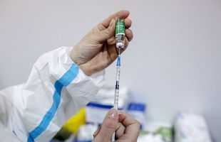 Un patron din Liga 1, internat cu coronavirus la câteva zile după prima doză de vaccin: „Abia acum înțeleg de ce se teme toată omenirea de COVID!”