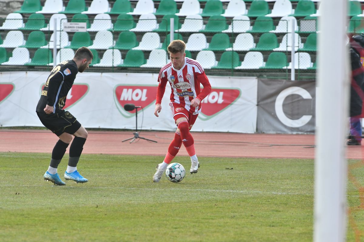 FOTO+VIDEO. Sepsi - Gaz Metan 1-1 » Viciere de rezultat la Sf. Gheorghe! Decizie catastrofală de arbitraj