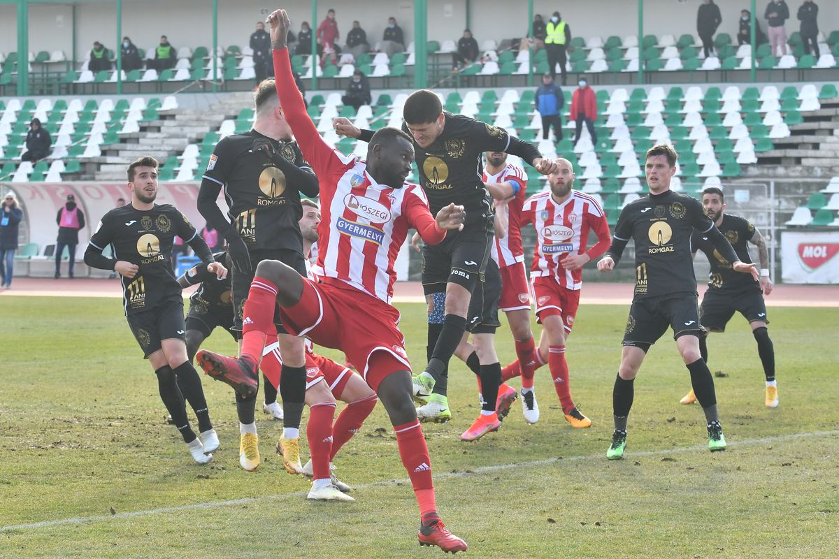 FOTO+VIDEO. Sepsi - Gaz Metan 1-1 » Viciere de rezultat la Sf. Gheorghe! Decizie catastrofală de arbitraj