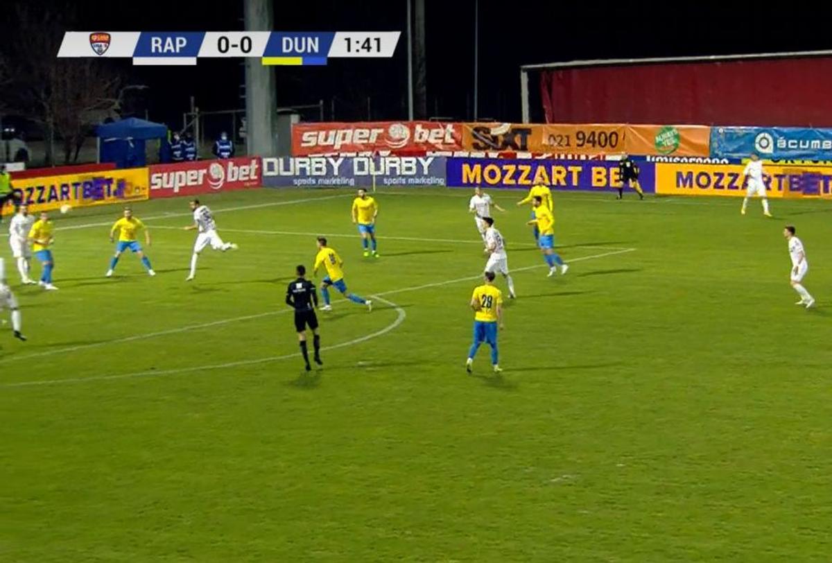 Autogol caraghios în minutul doi la Rapid - Dunărea Călărași!