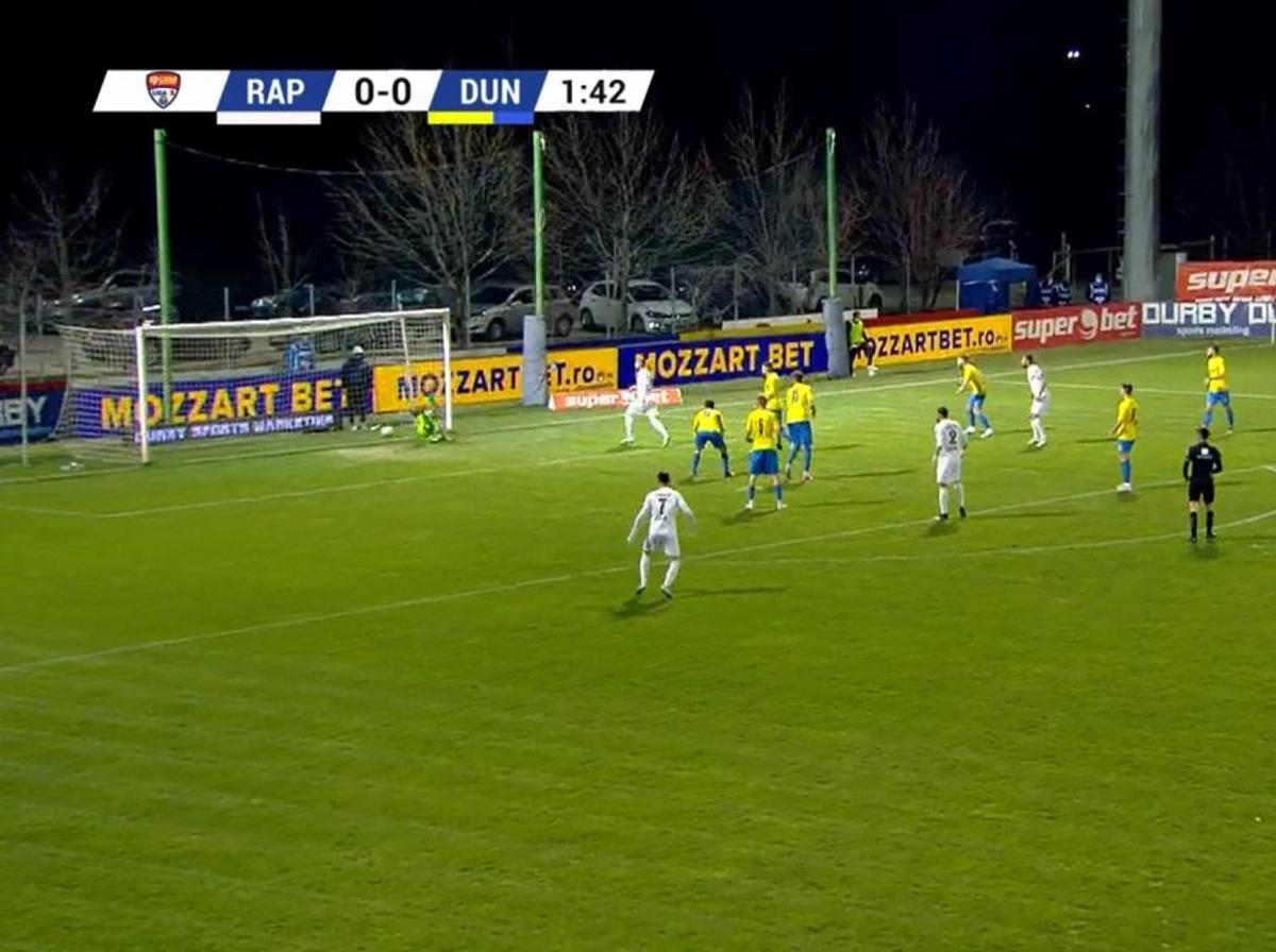 Autogol caraghios în minutul doi la Rapid - Dunărea Călărași!