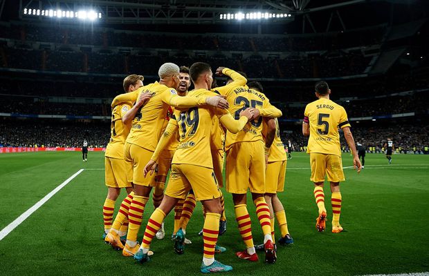 Imaginile bucuriei catalane » Cum au sărbătorit fotbaliștii Barcelonei după victoria fantastică în fața lui Real Madrid