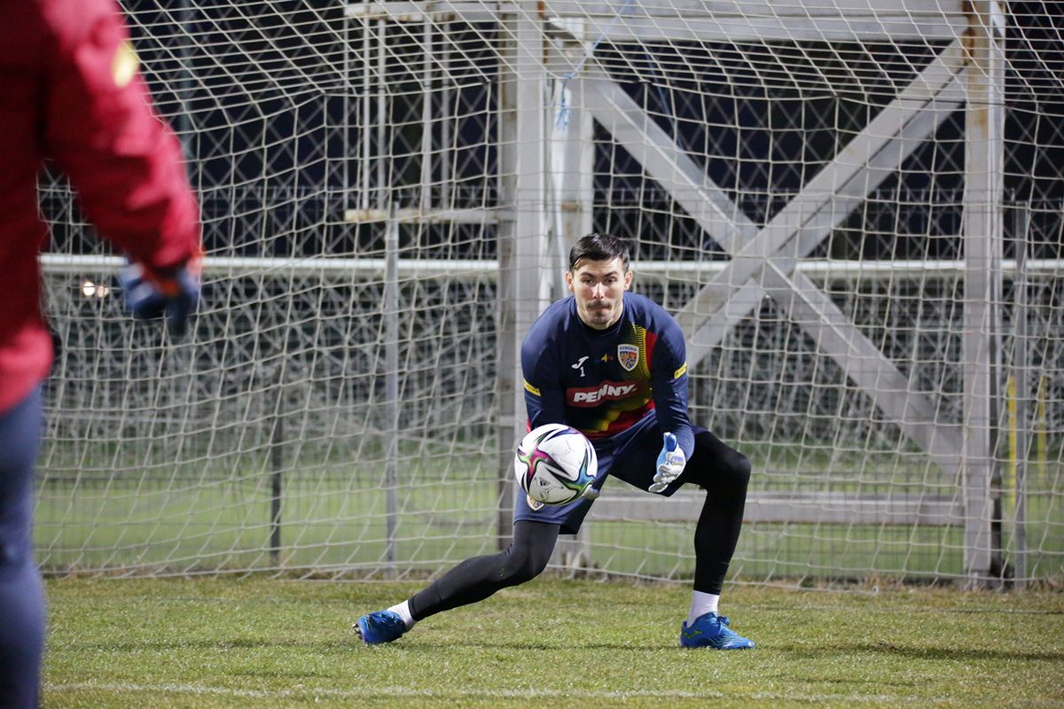 Antrenament echipa națională înainte de duelul cu Grecia // foto: FRF