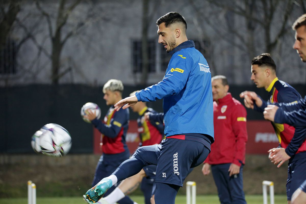 Antrenament echipa națională înainte de duelul cu Grecia // foto: FRF