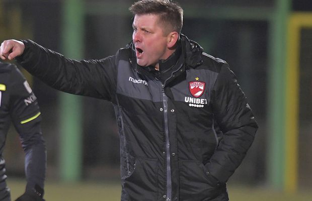 Cascadorii râsului cu antrenamentele la Dinamo! De ce Dusan Uhrin e un car de nervi