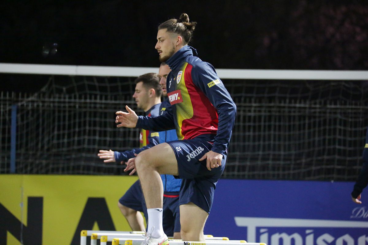 Antrenament echipa națională înainte de duelul cu Grecia // foto: FRF