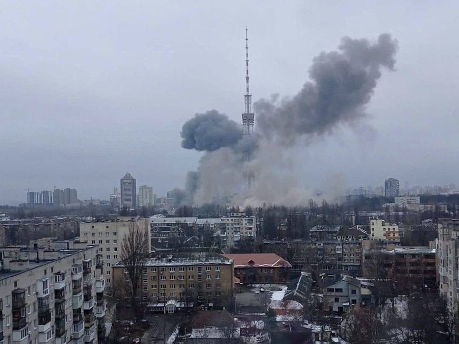 Turnul de televiziune din Kiev bombardat în primele zile de război Handbalista din Ucraina încercată de război: divorțul, chinurile familiei rămase la Kiev și împăcarea cu sine: „În copilărie, tatăl meu vitreg îmi dădea mâncare de câini. Acum, îmi doresc să nu pățească nimic”