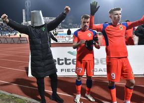 Imaginea zilei » Euforie fără margini: MM Stoica a sărbătorit victoria cu o găleată pe cap