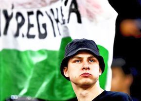 Decizie-șoc de la UEFA: maghiarii pot afișa la meciuri steagul Ungariei Mari!