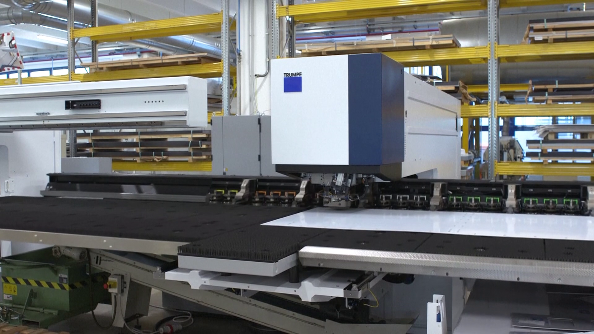 Insider în fabrica din Italia unde se construiesc bazinele pentru Jocurile Olimpice de la Paris » Aici va concura David Popovici