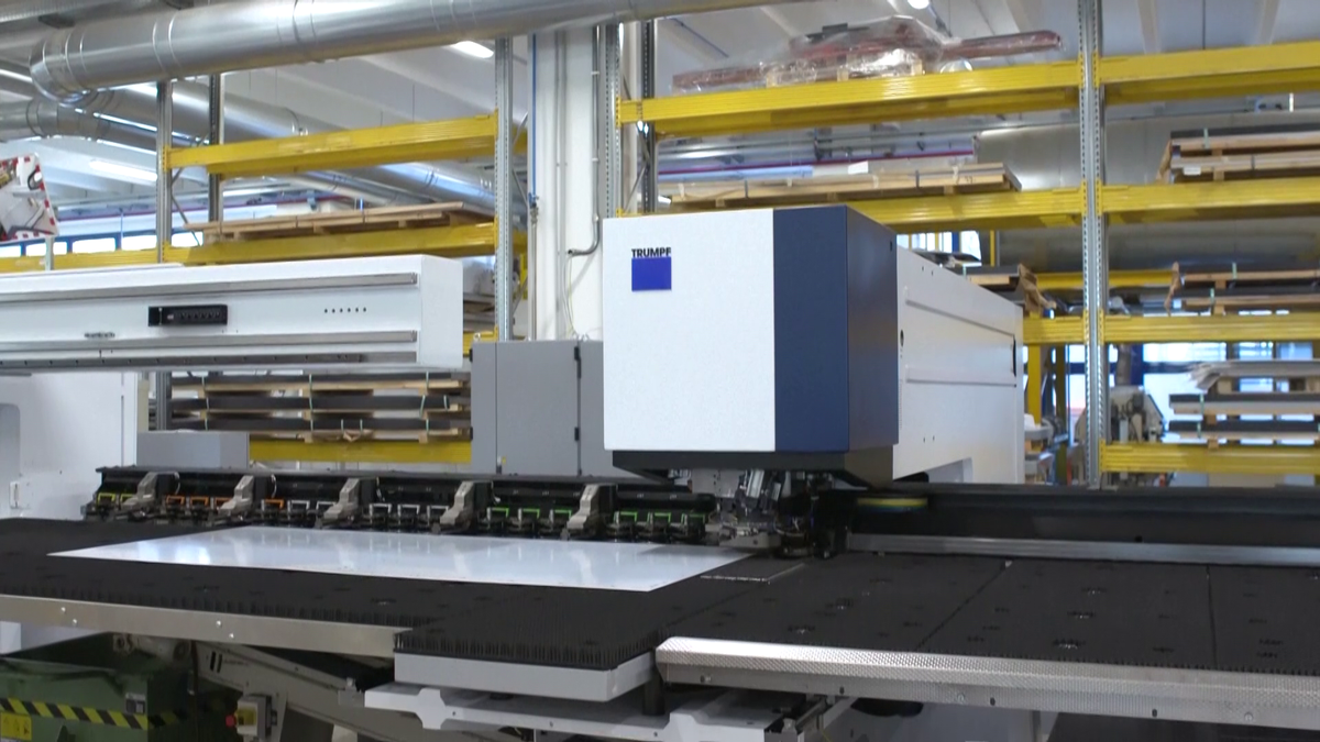 Insider în fabrica din Italia unde se construiesc bazinele pentru Jocurile Olimpice de la Paris » Aici va concura David Popovici