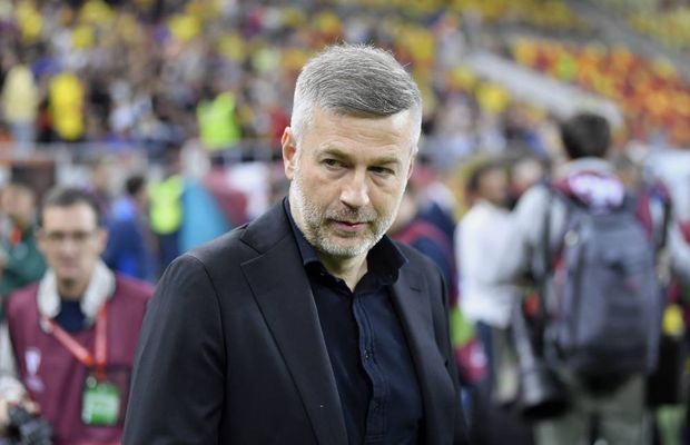 Ce face Edward Iordănescu când toată România așteaptă să știe cine va fi selecționerul „tricolorilor” » Ipostază estivală