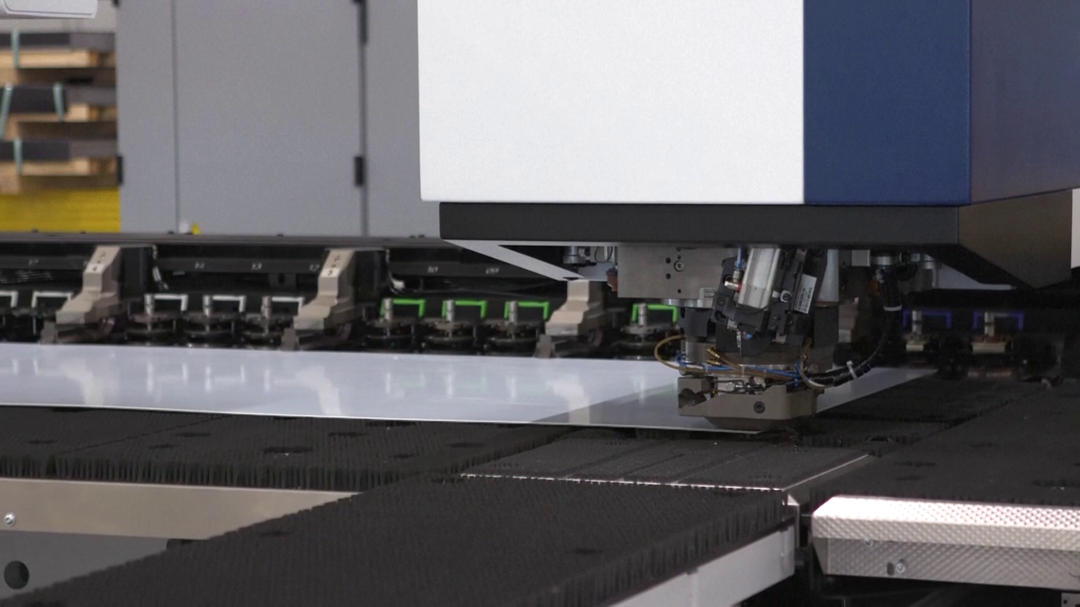 Insider în fabrica din Italia unde se construiesc bazinele pentru Jocurile Olimpice de la Paris » Aici va concura David Popovici