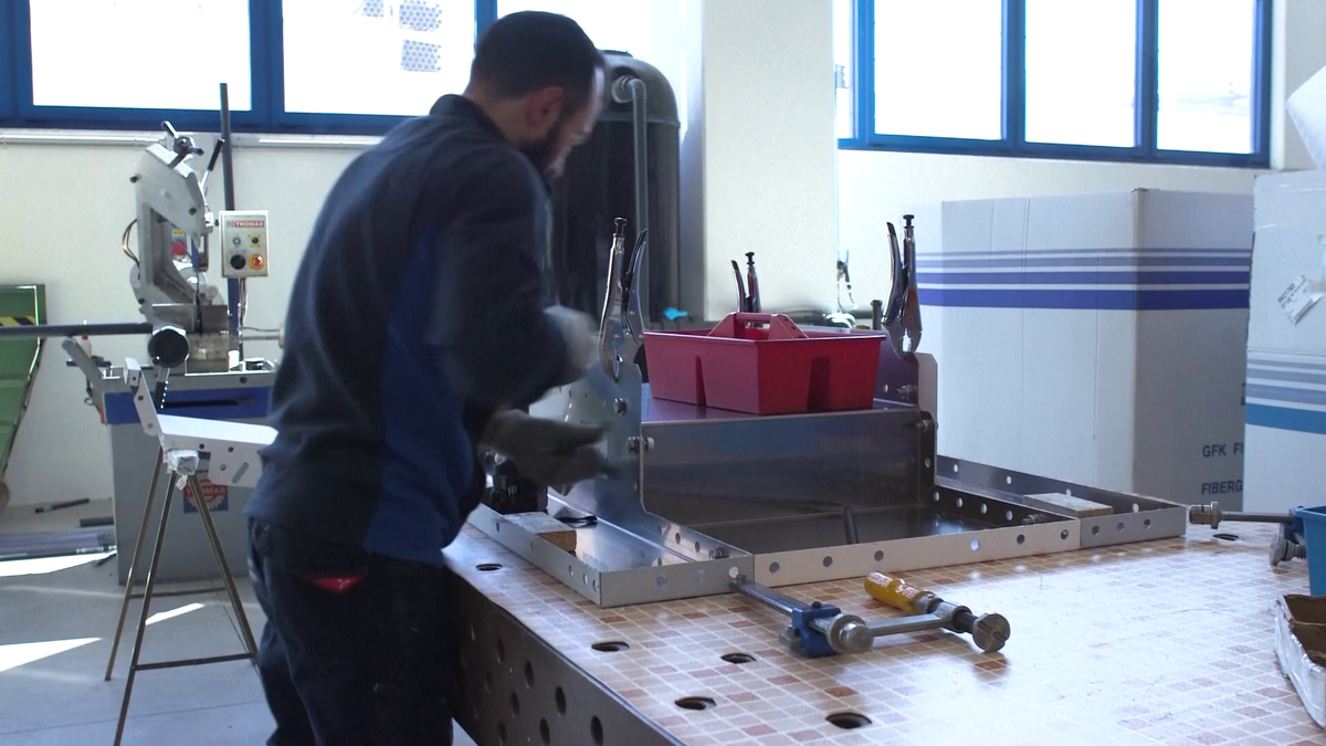 Insider în fabrica din Italia unde se construiesc bazinele pentru Jocurile Olimpice de la Paris » Aici va concura David Popovici