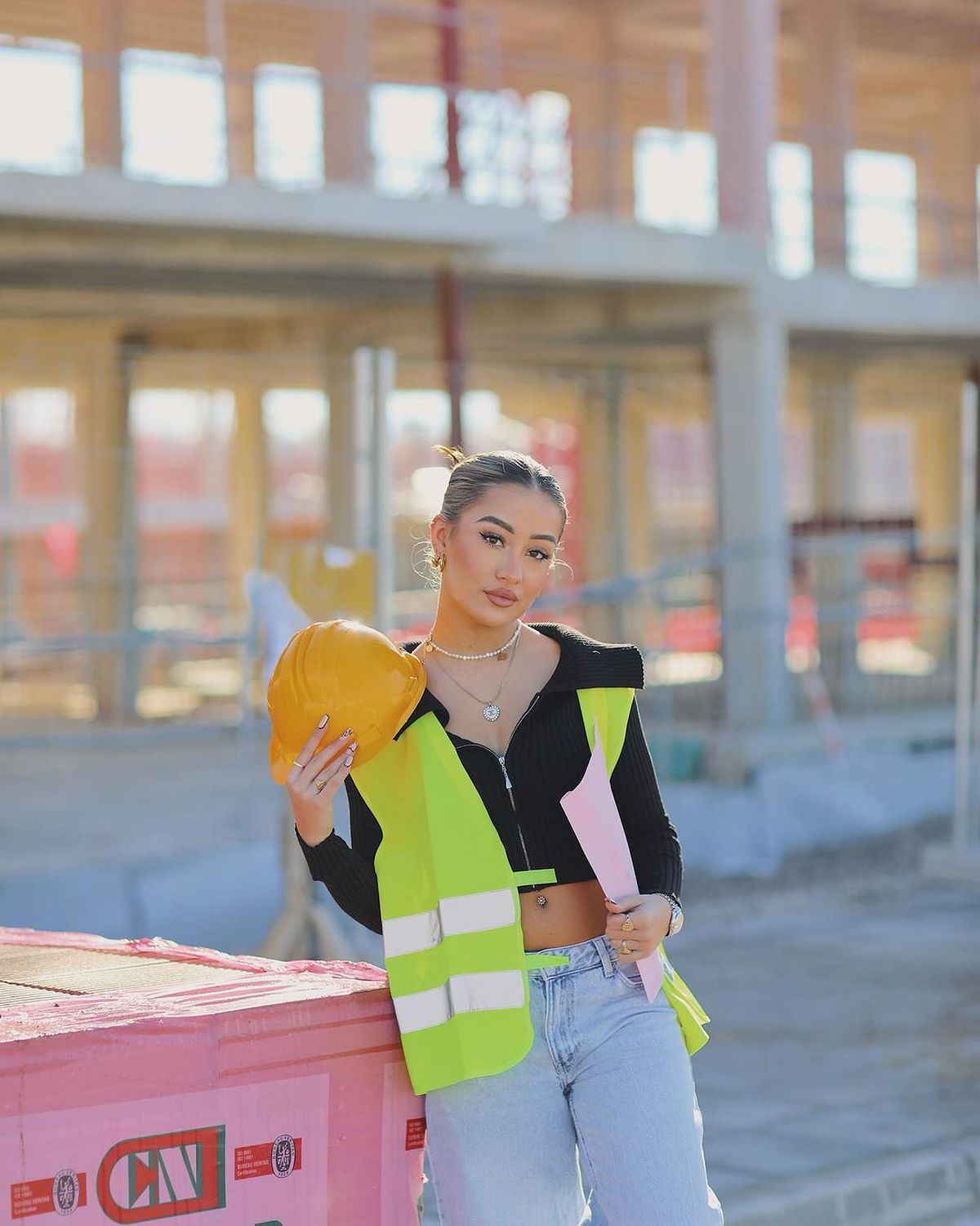 Gerard Pique, prins în ofsaid » Mesaj pentru o invitată: „Dacă nu-și scoate tricoul, nu intră în direct”