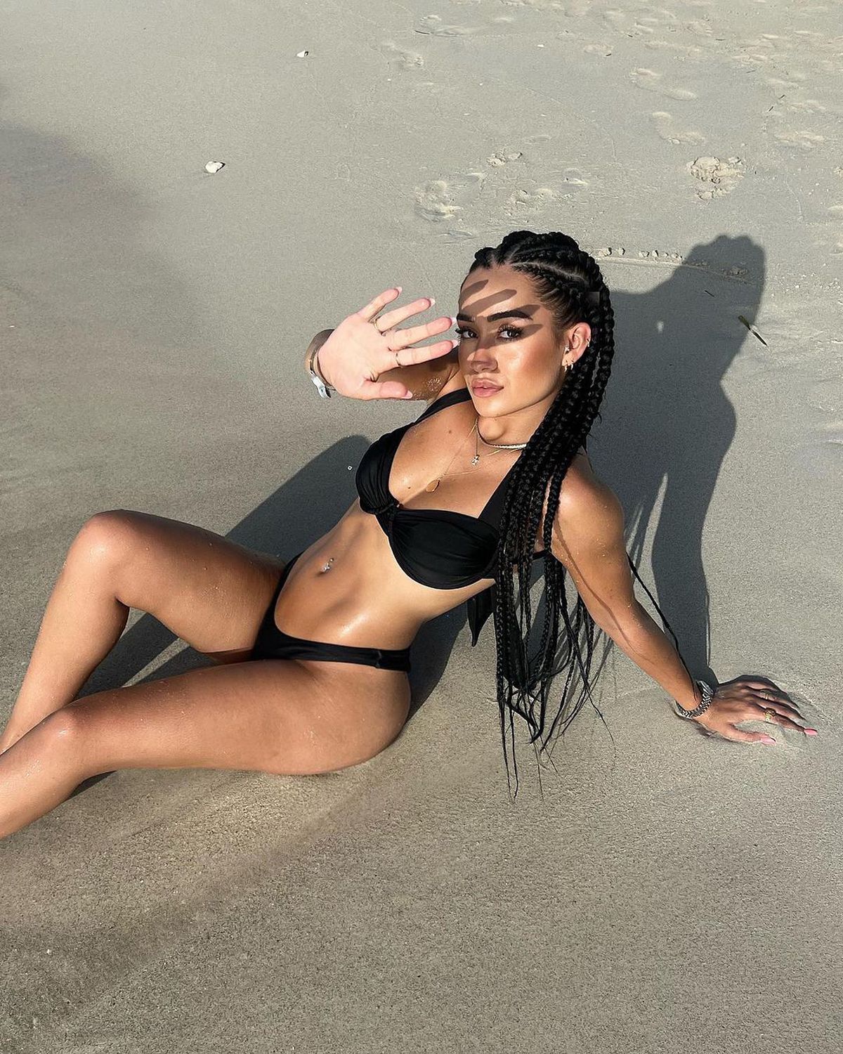 Gerard Pique, prins în ofsaid » Mesaj pentru o invitată: „Dacă nu-și scoate tricoul, nu intră în direct”