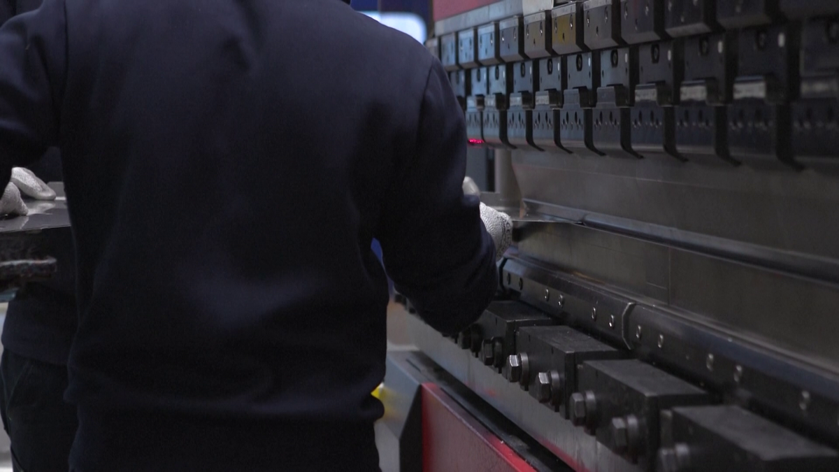 Insider în fabrica din Italia unde se construiesc bazinele pentru Jocurile Olimpice de la Paris » Aici va concura David Popovici