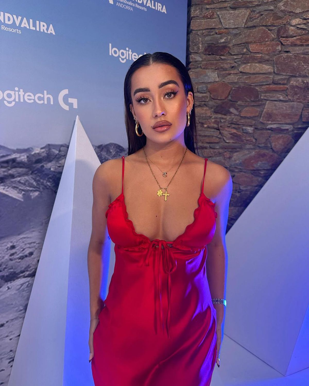 Gerard Pique, prins în ofsaid » Mesaj pentru o invitată: „Dacă nu-și scoate tricoul, nu intră în direct”