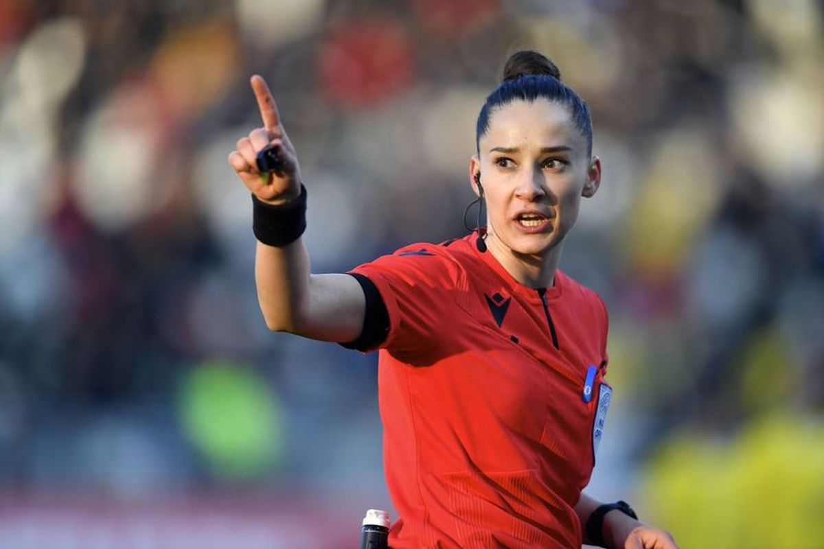 Iuliana Demetrescu în Rapid - Dinamo