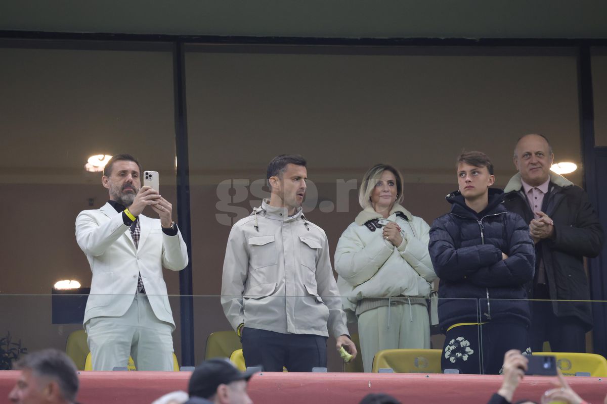 Imaginea serii pe Arena Națională » Rivalii din București, împreună la România - Bosnia