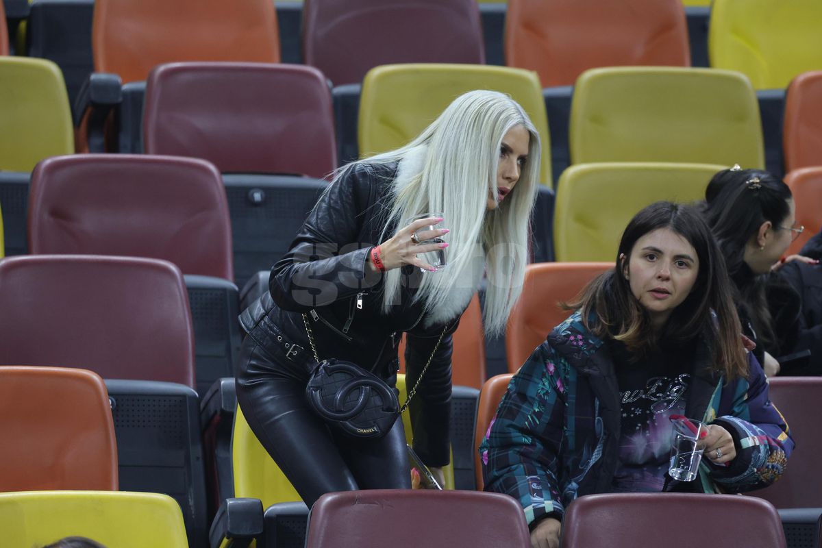 Laura Vicol în „piele” » Vedetele s-au înghesuit în tribunele Arenei Naționale la România - Bosnia