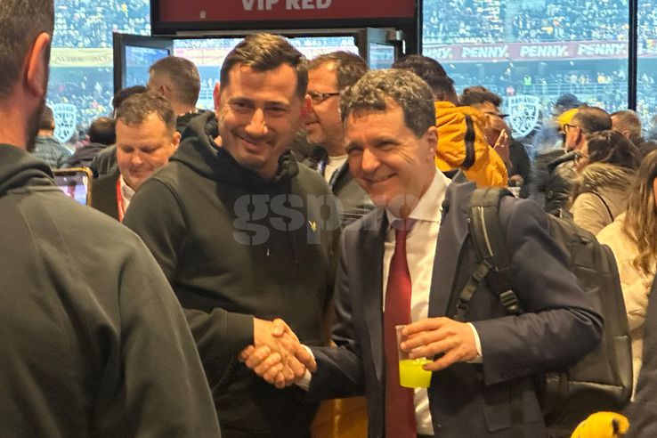 Nicușor Dan fost prezentă la România – Bosnia-Herțegovina, meci din preliminariile pentru Campionatul Mondial din 2026. FOTO: Ionuț Iordache (GSP.RO)
