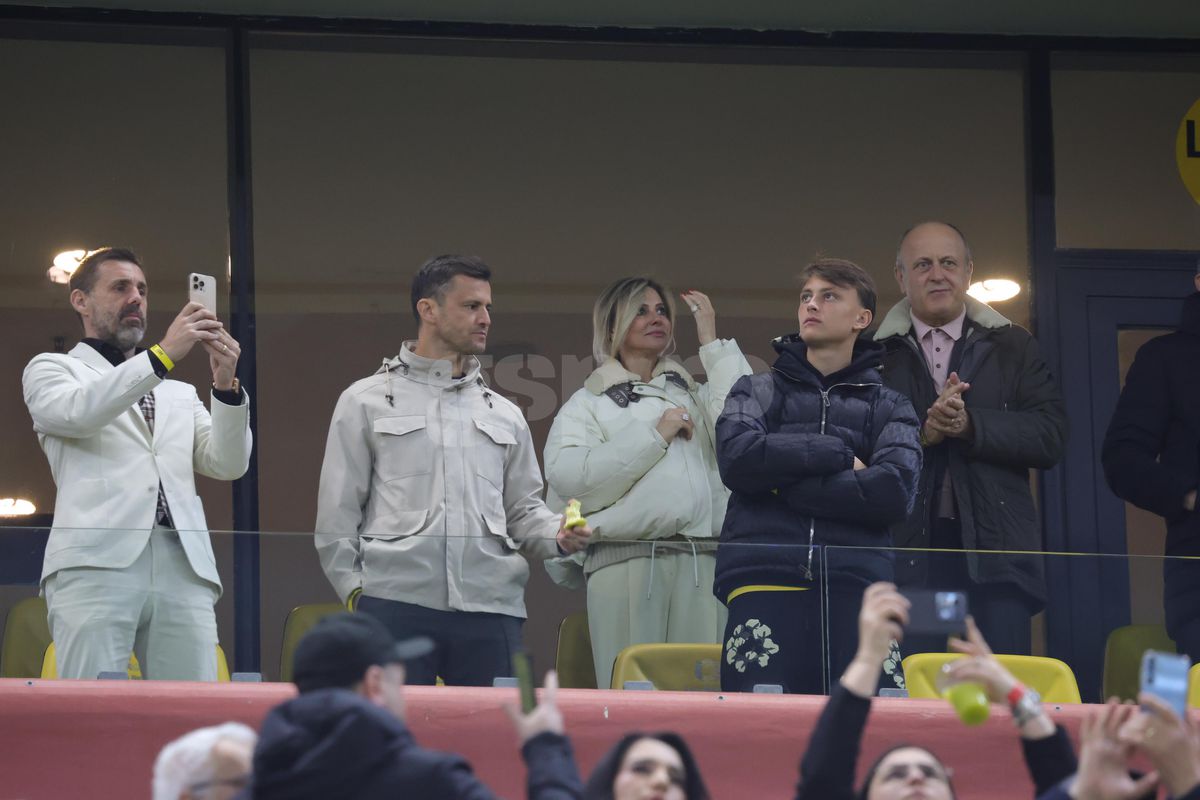 Imaginea serii pe Arena Națională » Rivalii din București, împreună la România - Bosnia