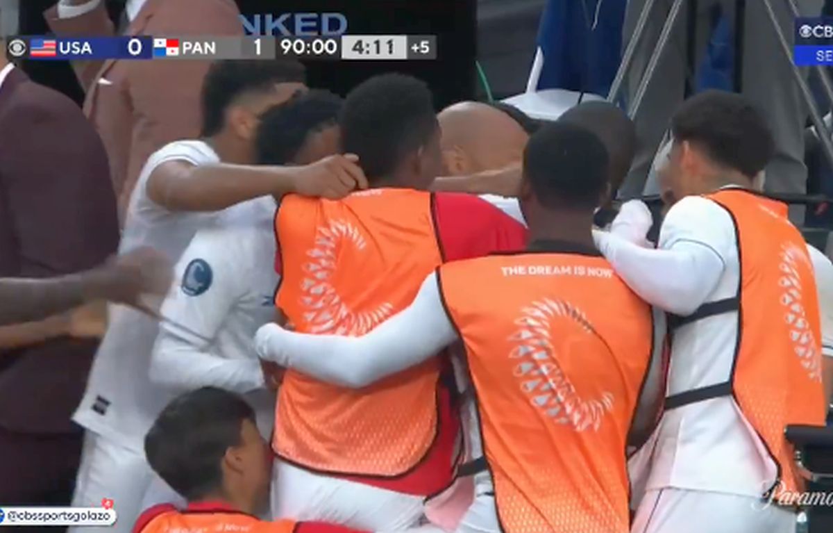 Au eliminat-o pe SUA cu gol în ultimul minut și au sărbătorit sufocându-l pe Thierry Henry: „Era ca în transă, am văzut în ochii lui!”