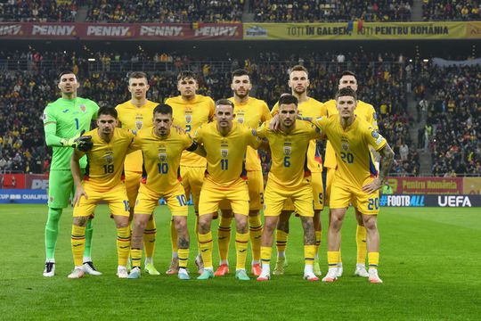 Andrei Burcă, primul de sus, de la dreapta la stânga, a dezvăluit ce a transmis selecționerul Mircea Lucescu în vestiar, după eșecul de pe Arena Națională/ foto Cristi Preda (GSP)