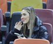 Artista Ronna Riva a fost prezentă la România – Bosnia-Herțegovina, meci din preliminariile pentru Campionatul Mondial din 2026. FOTO: Ionuț Iordache (GSP.RO)