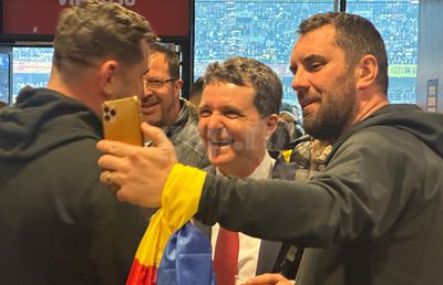 „Eram vârf de atac, dar eram cam pomanagiu” » Nicușor Dan a fost pe Arena Națională, stadion cu 20 de milioane de euro pierderi!
