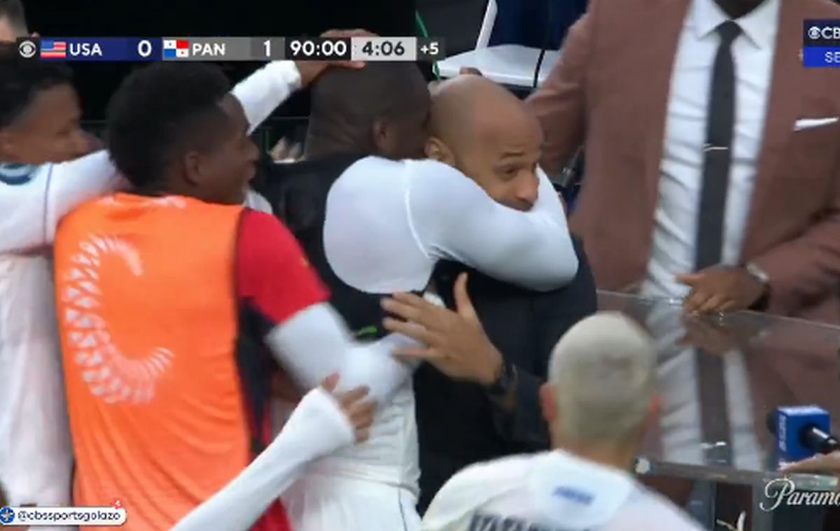 Au eliminat-o pe SUA cu gol în ultimul minut și au sărbătorit sufocându-l pe Thierry Henry: „Era ca în transă, am văzut în ochii lui!”