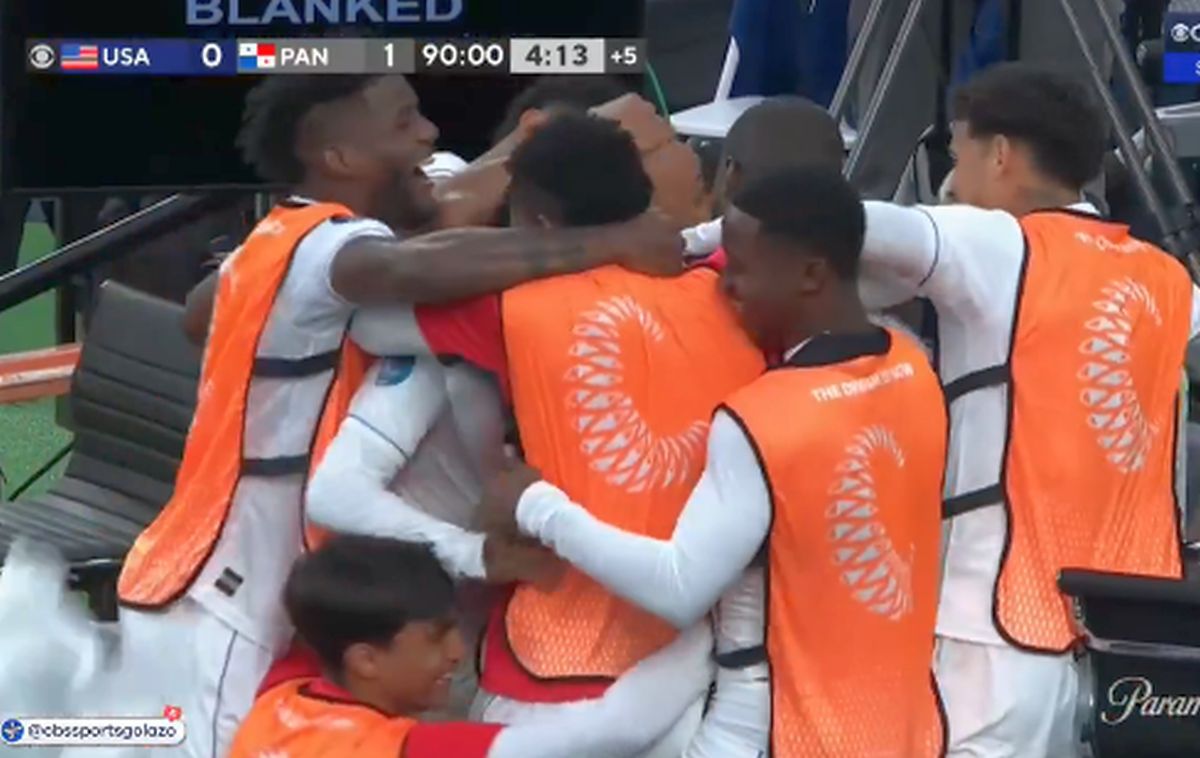 Au eliminat-o pe SUA cu gol în ultimul minut și au sărbătorit sufocându-l pe Thierry Henry: „Era ca în transă, am văzut în ochii lui!”