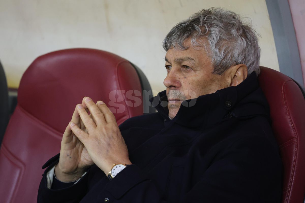 Mircea Lucescu, „împietrit” pe bancă la finalul eșecului cu Bosnia