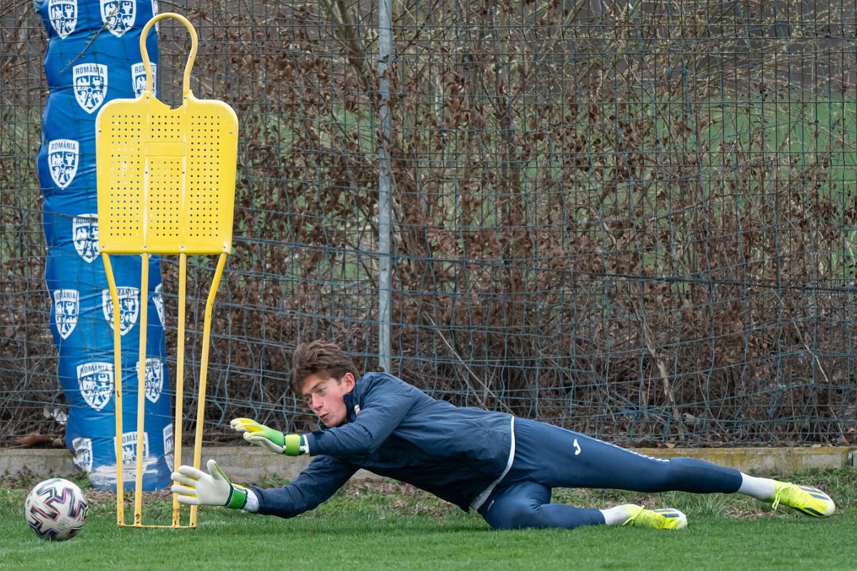 Daniel Ethan Gold a ales să reprezinte România