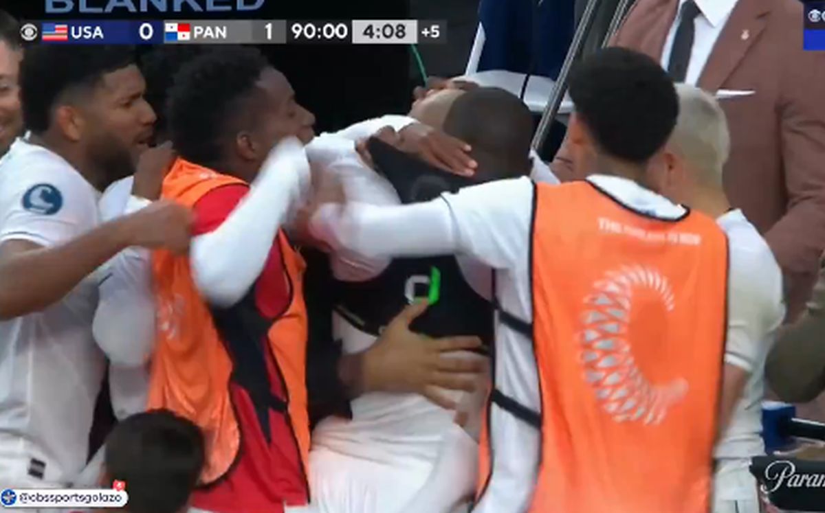 Au eliminat-o pe SUA cu gol în ultimul minut și au sărbătorit sufocându-l pe Thierry Henry: „Era ca în transă, am văzut în ochii lui!”