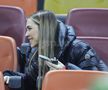 Artista Ronna Riva a fost prezentă la România – Bosnia-Herțegovina, meci din preliminariile pentru Campionatul Mondial din 2026. FOTO: Ionuț Iordache (GSP.RO)