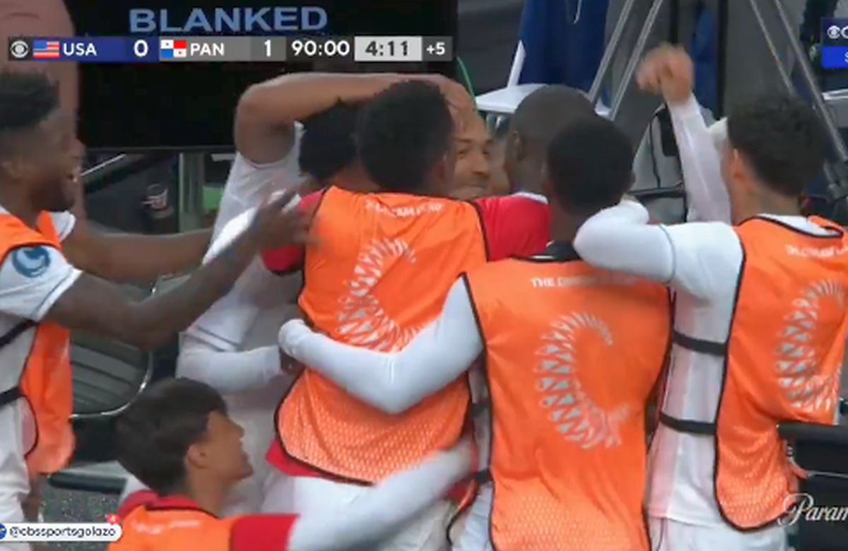 Au eliminat-o pe SUA cu gol în ultimul minut și au sărbătorit sufocându-l pe Thierry Henry: „Era ca în transă, am văzut în ochii lui!”