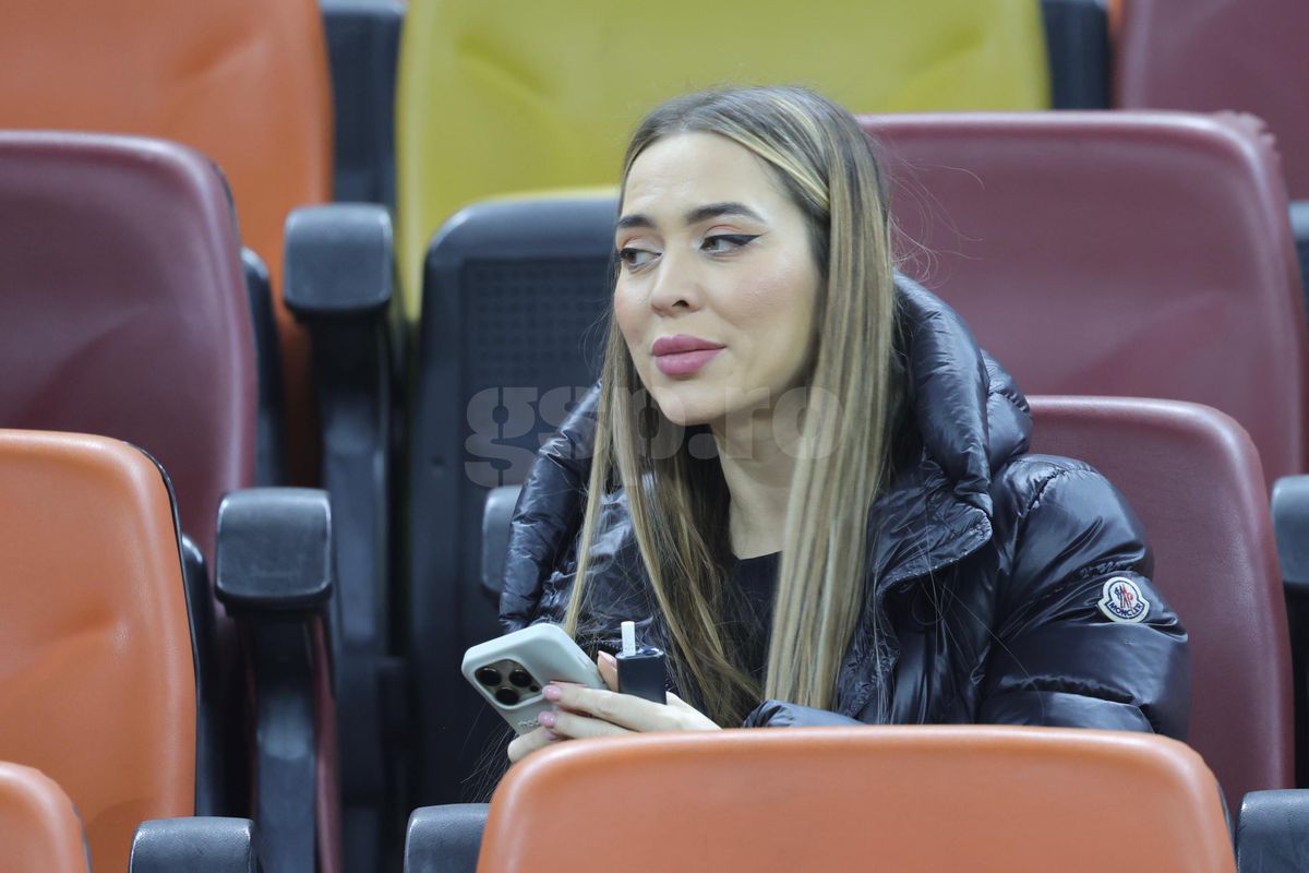 Laura Vicol în „piele” » Vedetele s-au înghesuit în tribunele Arenei Naționale la România - Bosnia