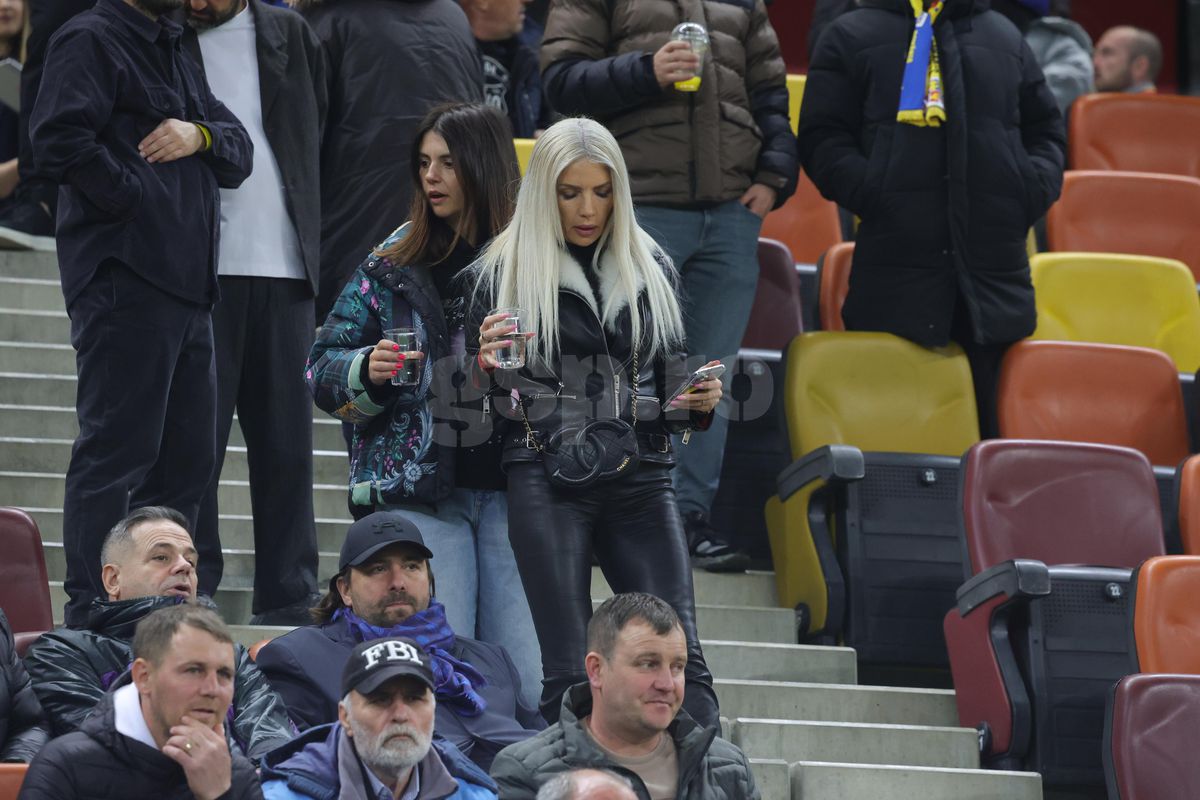 Laura Vicol în „piele” » Vedetele s-au înghesuit în tribunele Arenei Naționale la România - Bosnia
